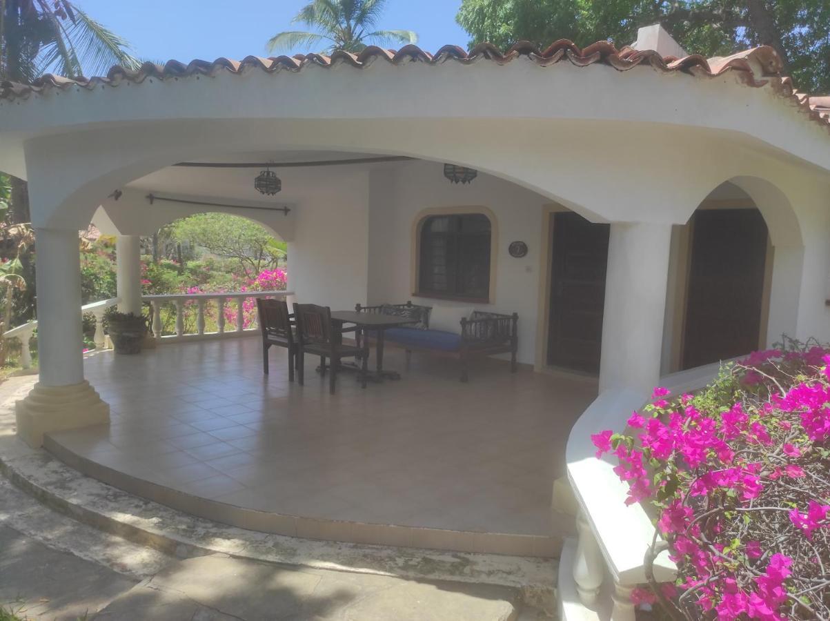 2Livu Villas Watamu Exteriér fotografie